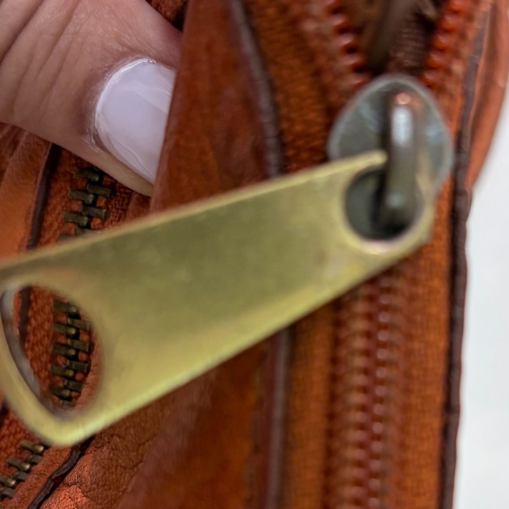 Fossil Brown Pebbled Leather Crossbody Bag Small Zip Pocket Adjustable Strap - Picture 8 of 11